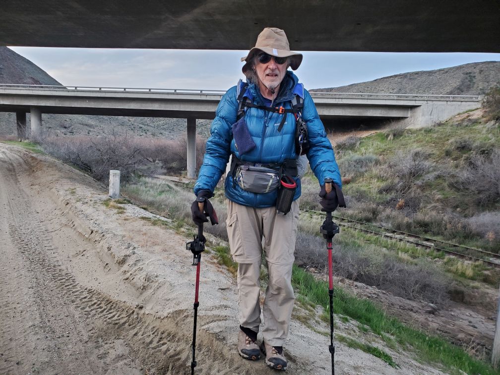 Yeti at start of Railroad Track bypass Carrizo Gulch Start