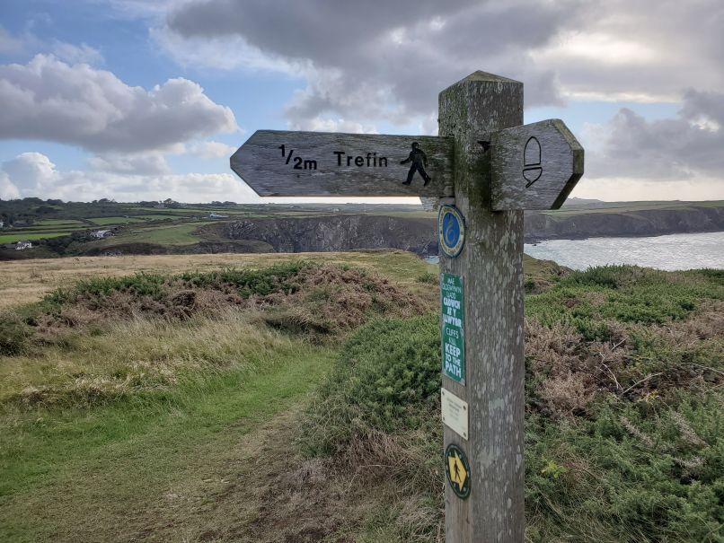 Trail sign to Trefin