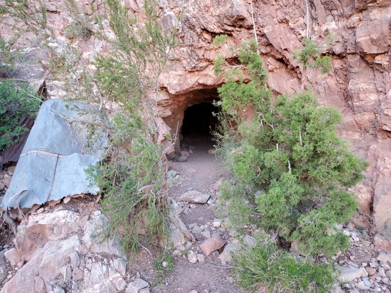 Old mineshaft on Horseshoe