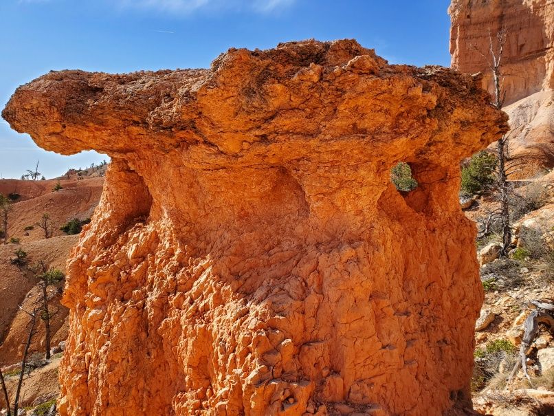 Big Rock w Peephole